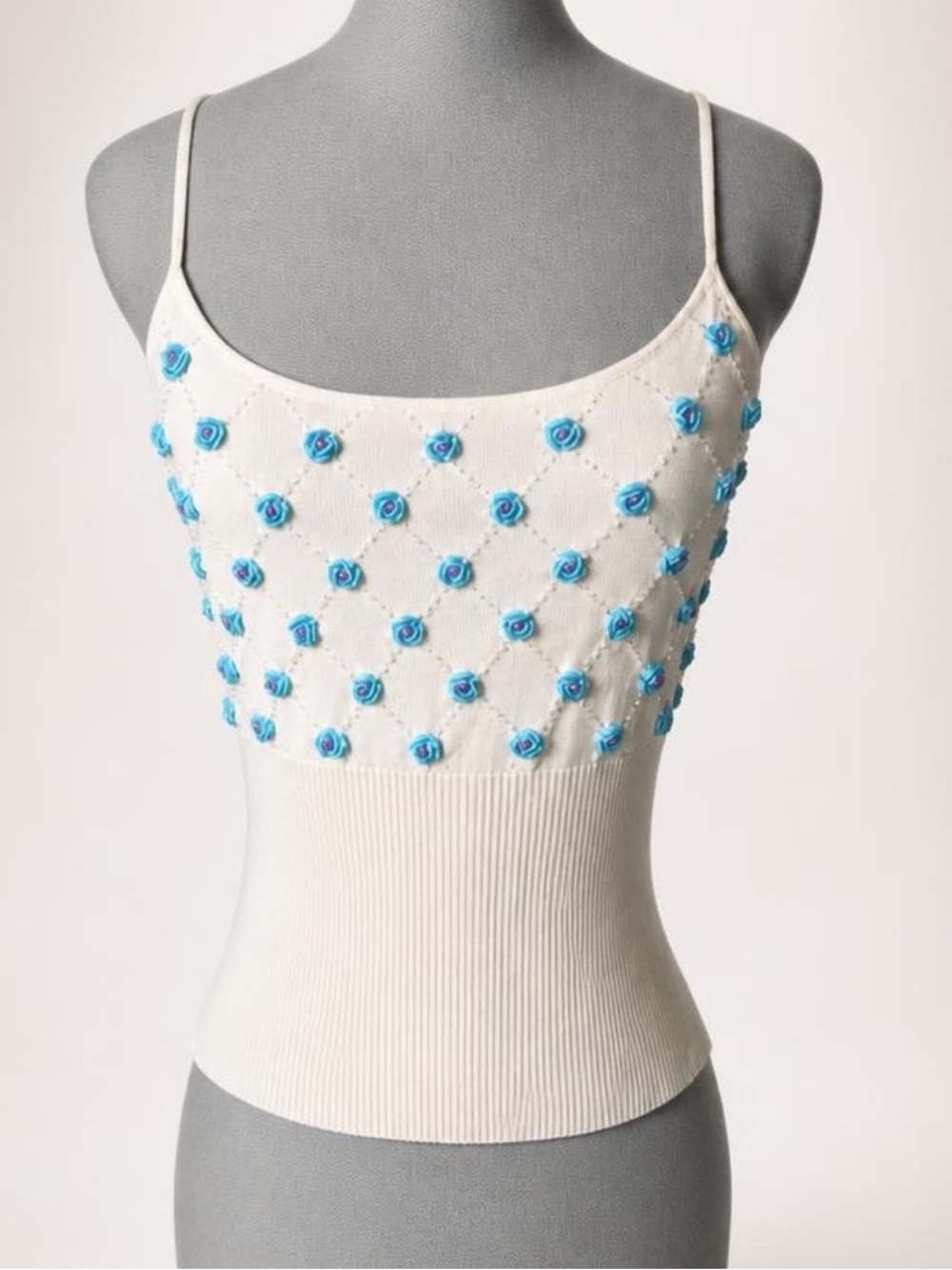 Sisters Y2K Knit Camisole Tank, blue embroidered flowers, ribbed hem, szS-M, GUC